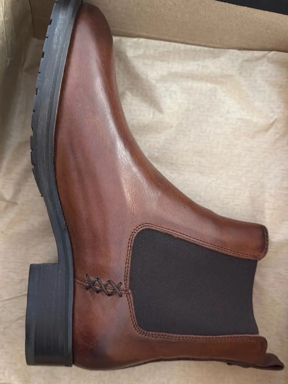 FRYE AND CO. Brown Leather Chukka Boot with Black Elastic Panels